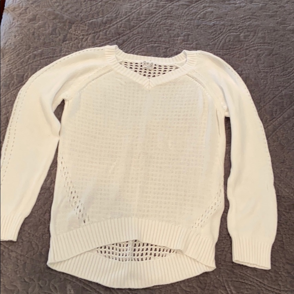 Women’s O +O Sweater Size S